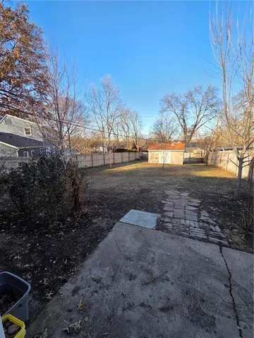 $165,000 | 832 West Charles Street, Independence, MO 64055