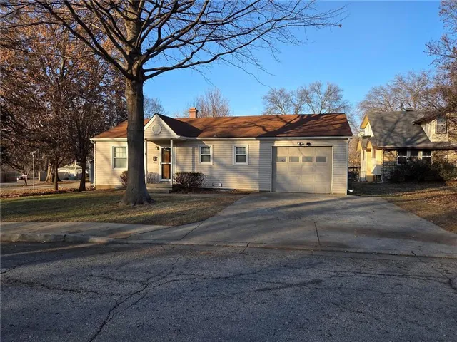 $165,000 | 832 West Charles Street, Independence, MO 64055