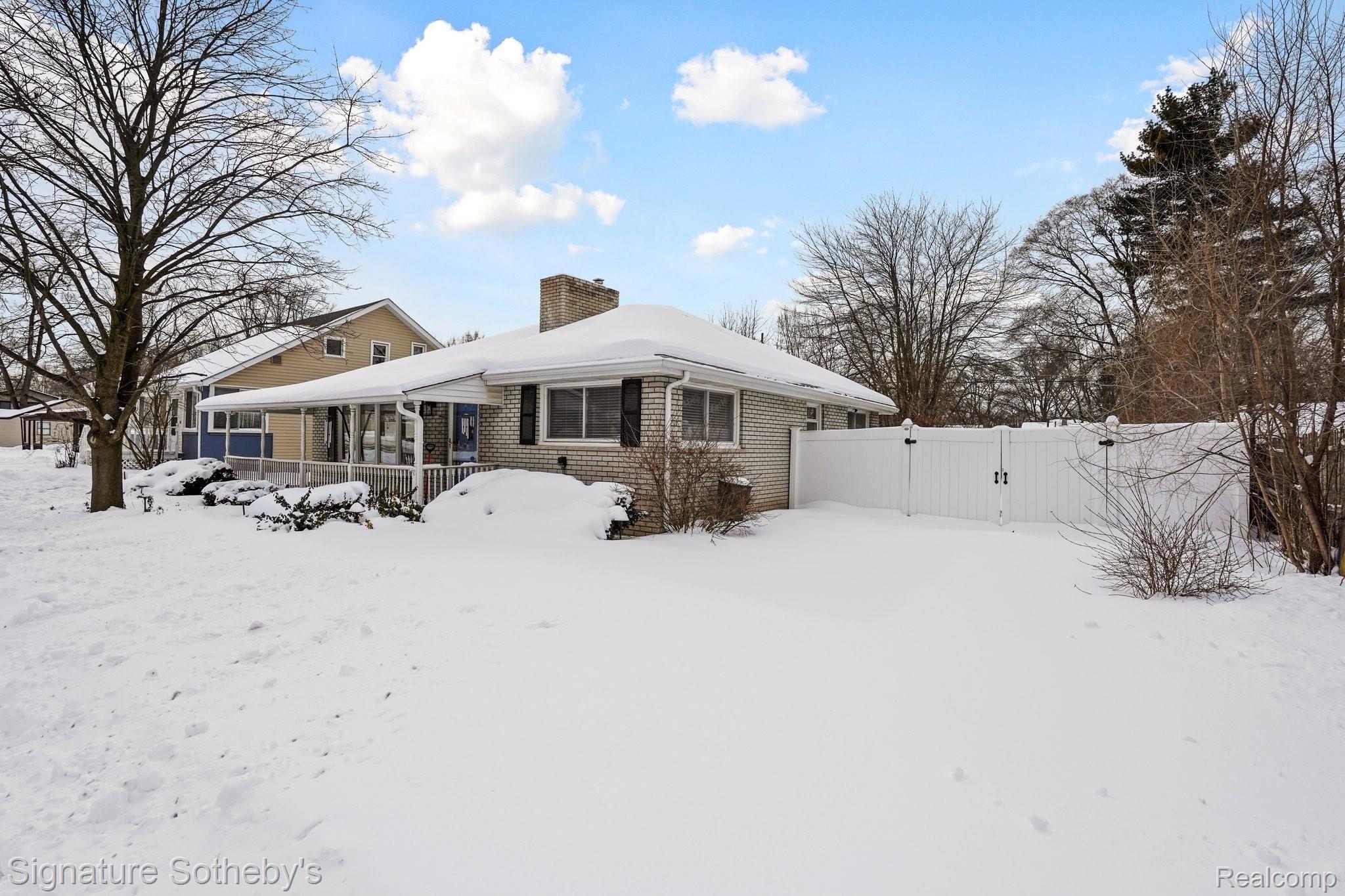 21127 Inkster Road Farmington, MI 48336 - Photo 21 of 24 4-web-or-mls-21127 Inkster Road Farmington Hills - 03.jpg