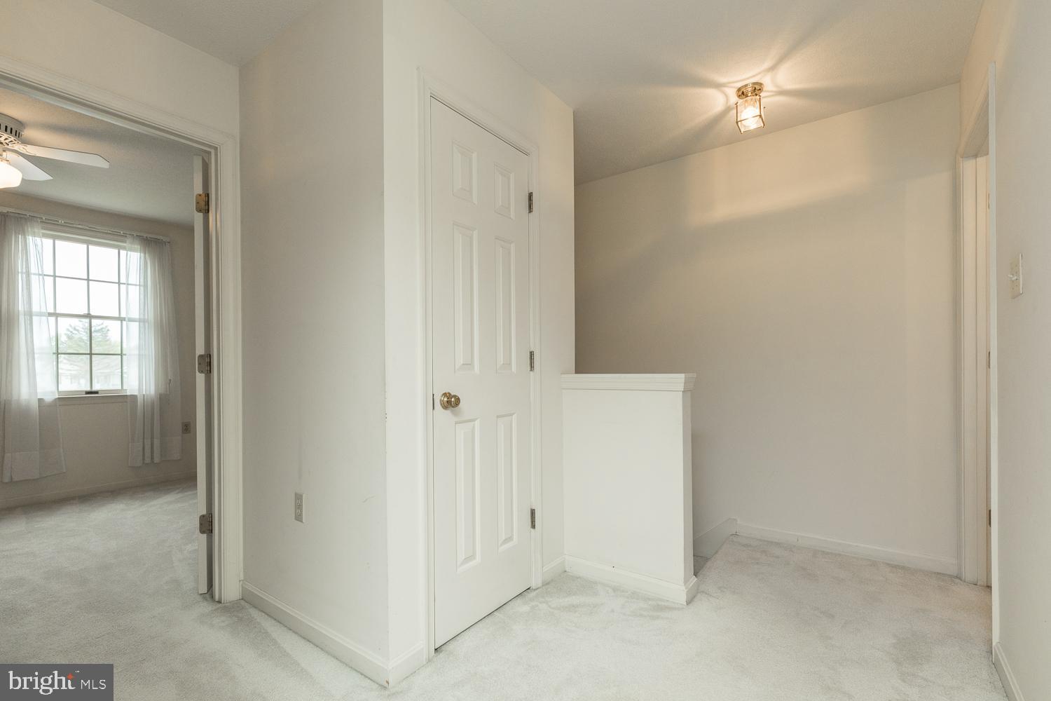 226 Killdeer Road Stephens City, VA 22655 - Photo 22 of 37 Upper level hallway
