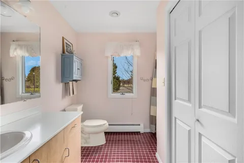 $795,000 | 39 Almy Knoll Terrace, Portsmouth, RI 02871