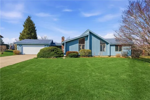 $795,000 | 39 Almy Knoll Terrace, Portsmouth, RI 02871