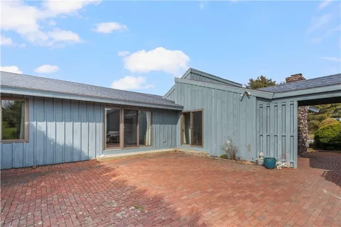 $795,000 | 39 Almy Knoll Terrace, Portsmouth, RI 02871