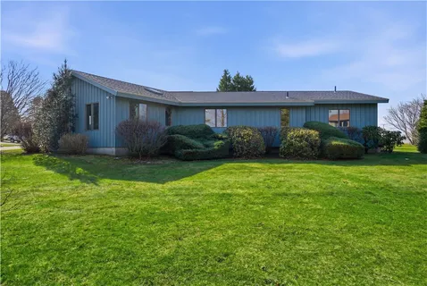 $795,000 | 39 Almy Knoll Terrace, Portsmouth, RI 02871