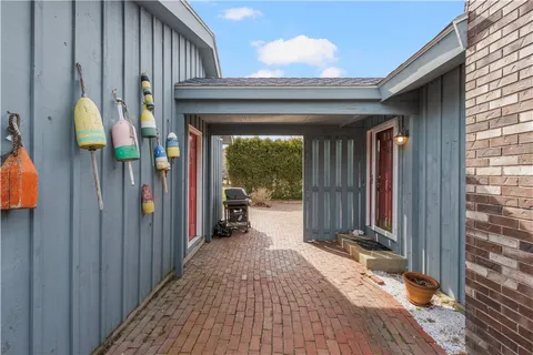 $795,000 | 39 Almy Knoll Terrace, Portsmouth, RI 02871
