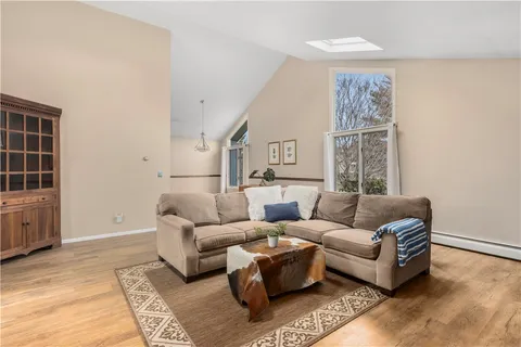 $795,000 | 39 Almy Knoll Terrace, Portsmouth, RI 02871