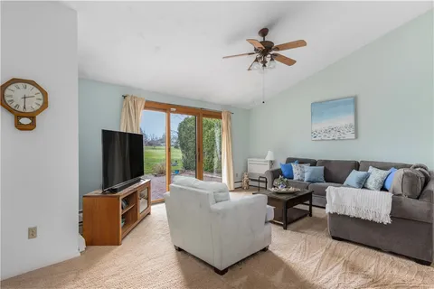 $795,000 | 39 Almy Knoll Terrace, Portsmouth, RI 02871