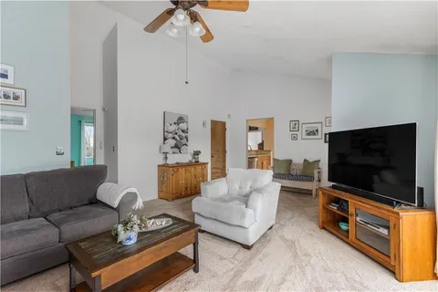 $795,000 | 39 Almy Knoll Terrace, Portsmouth, RI 02871