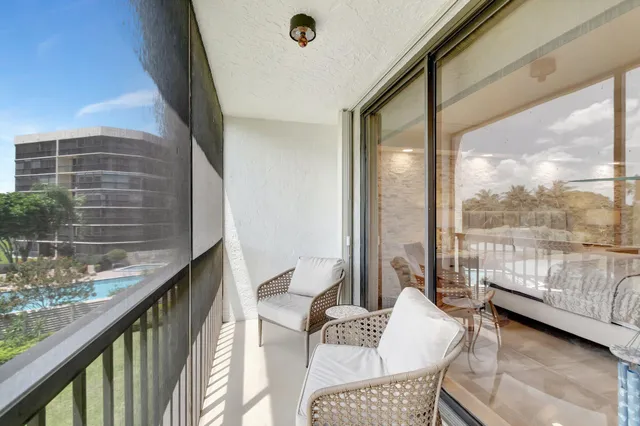 $427,000 | 5279 Fountains Drive South, Unit 304, Lake Worth, FL 33467