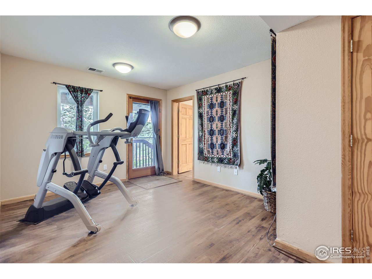 641 Ranch Road Ward, CO 80481 - Photo 21 of 40 a view of a room with gym equipment