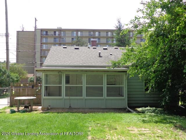 216 West Jolly Road Lansing, MI 48910 - Photo 21 of 24 Back Porch 2