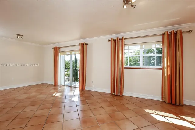 $3,000 | 8650 Southwest 67th Avenue, Unit 1021, Pinecrest, FL 33156