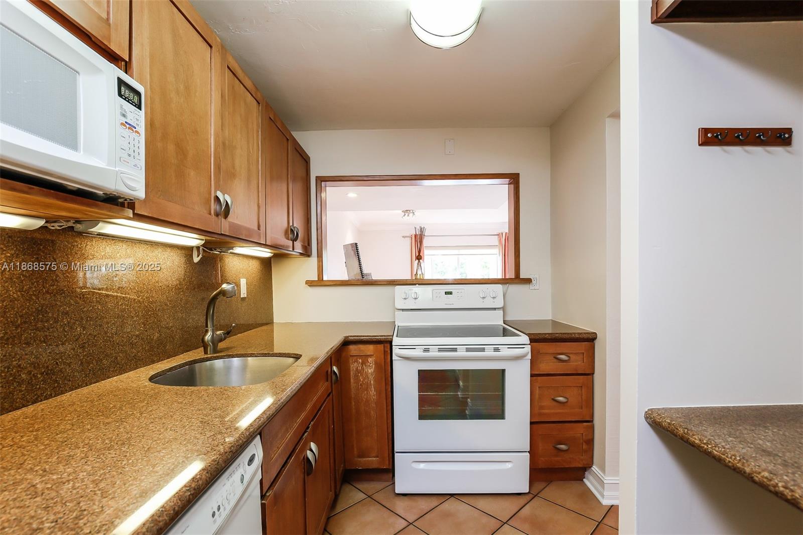 8650 Southwest 67th Avenue, Unit 1021 Pinecrest, FL 33156 - Photo 16 of 26