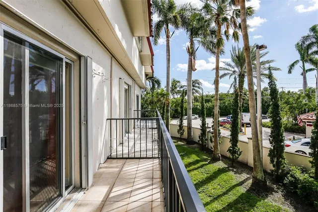 $3,000 | 8650 Southwest 67th Avenue, Unit 1021, Pinecrest, FL 33156