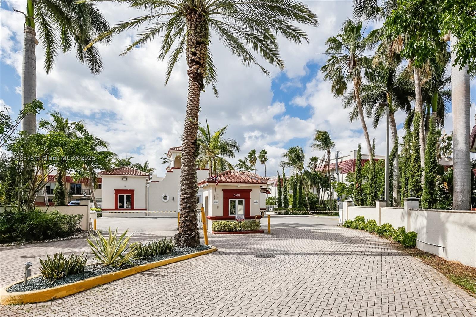 8650 Southwest 67th Avenue, Unit 1021 Pinecrest, FL 33156 - Photo 2 of 26