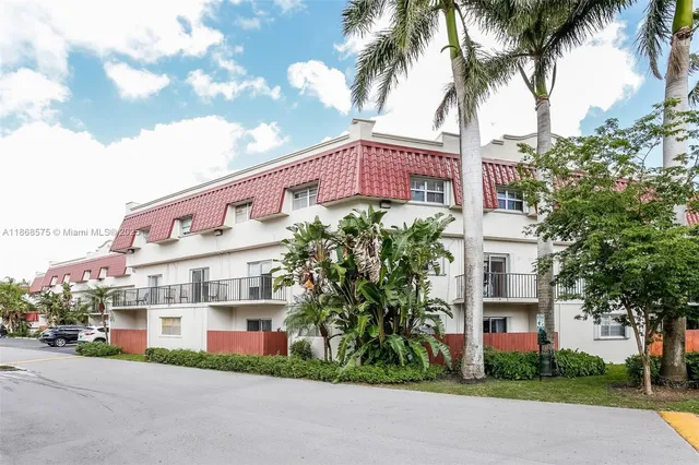 $3,000 | 8650 Southwest 67th Avenue, Unit 1021, Pinecrest, FL 33156