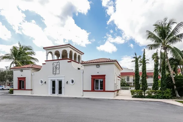 $3,000 | 8650 Southwest 67th Avenue, Unit 1021, Pinecrest, FL 33156