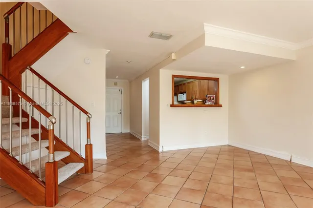 $3,000 | 8650 Southwest 67th Avenue, Unit 1021, Pinecrest, FL 33156