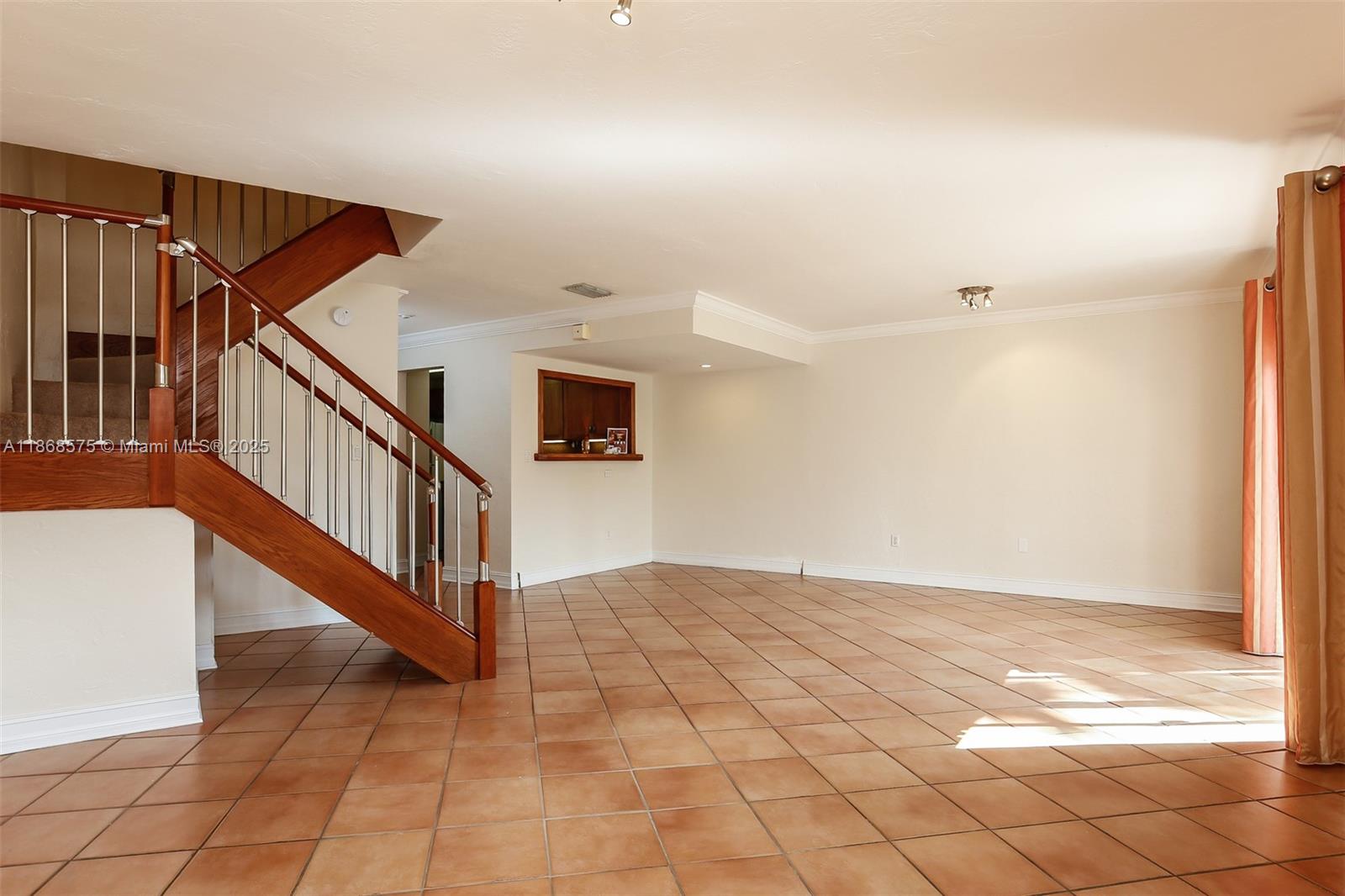 8650 Southwest 67th Avenue, Unit 1021 Pinecrest, FL 33156 - Photo 4 of 26 Living/Dining Room