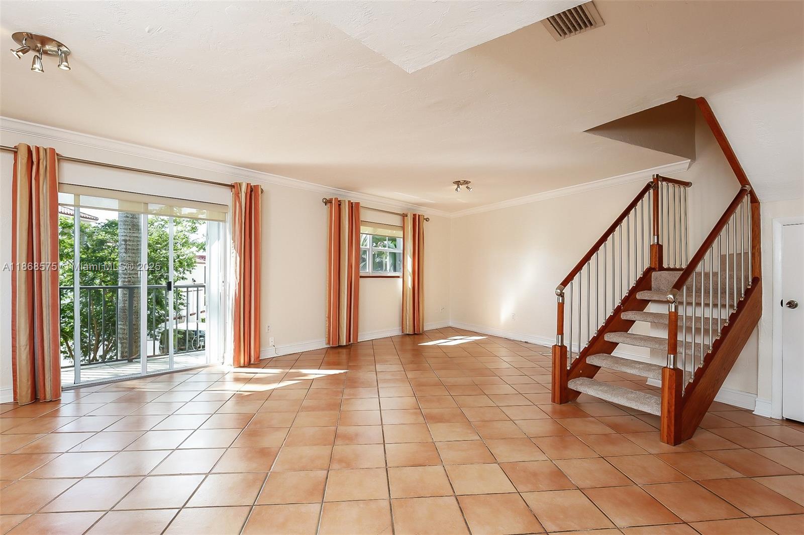 8650 Southwest 67th Avenue, Unit 1021 Pinecrest, FL 33156 - Photo 5 of 26 Living/Dining Room