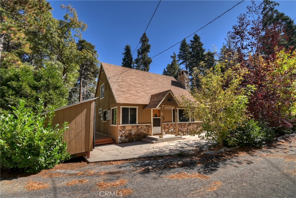 863 Oak Road Lake Arrowhead, CA 92385 - Photo 2 of 42