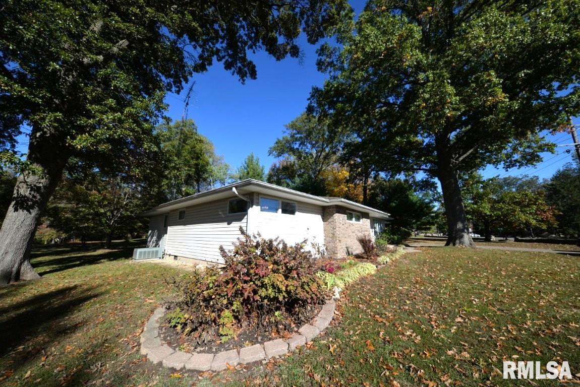 1021 Fairfield Road Mount Vernon, IL 62864 - Photo 13 of 65