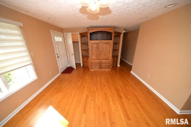 $225,000 | 1021 Fairfield Road, Mount Vernon, IL 62864