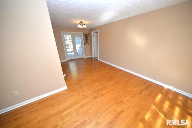 $225,000 | 1021 Fairfield Road, Mount Vernon, IL 62864