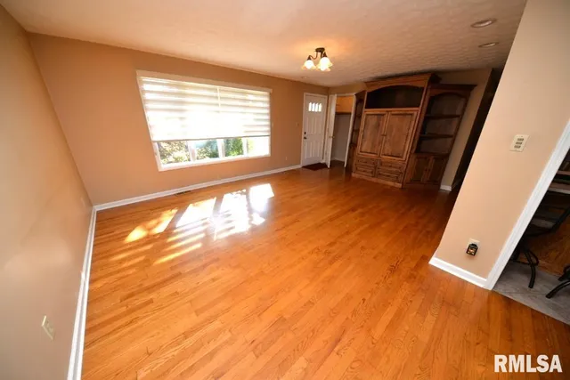 $225,000 | 1021 Fairfield Road, Mount Vernon, IL 62864