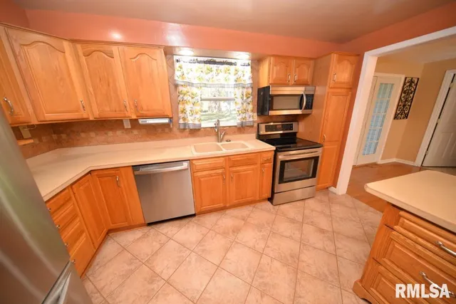 $225,000 | 1021 Fairfield Road, Mount Vernon, IL 62864