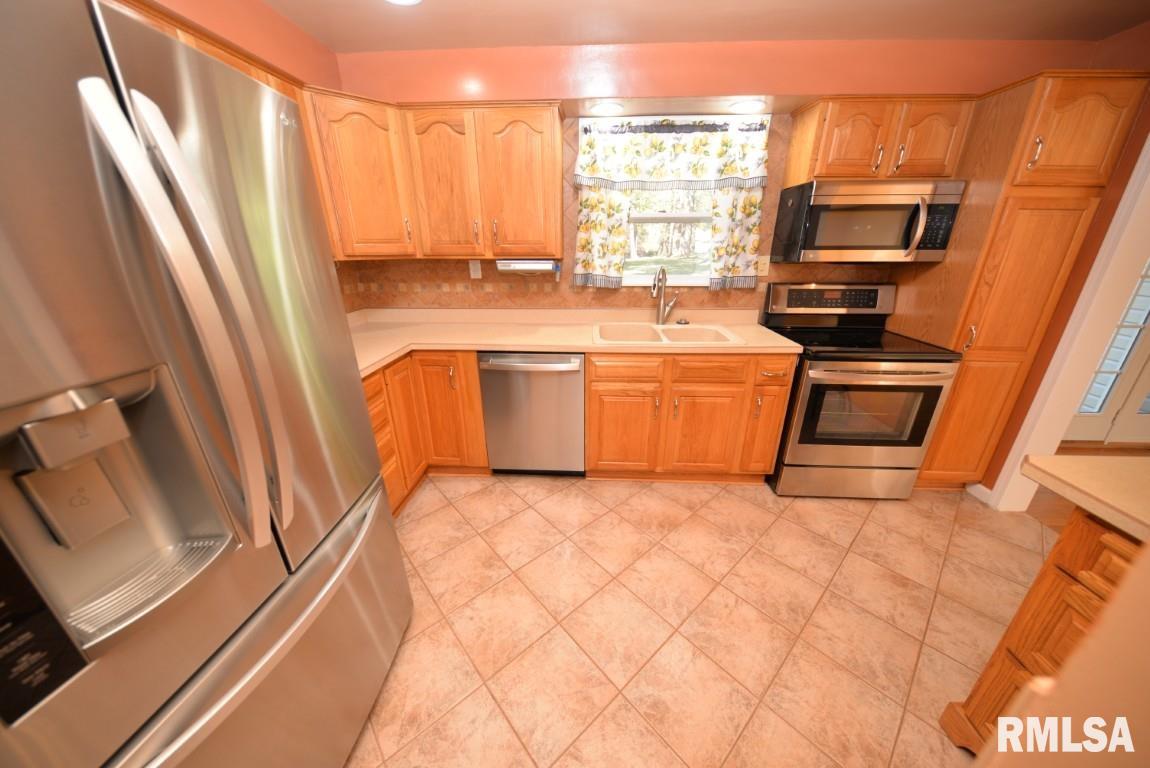 1021 Fairfield Road Mount Vernon, IL 62864 - Photo 24 of 65