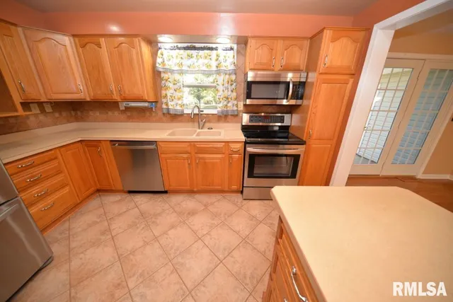 $225,000 | 1021 Fairfield Road, Mount Vernon, IL 62864