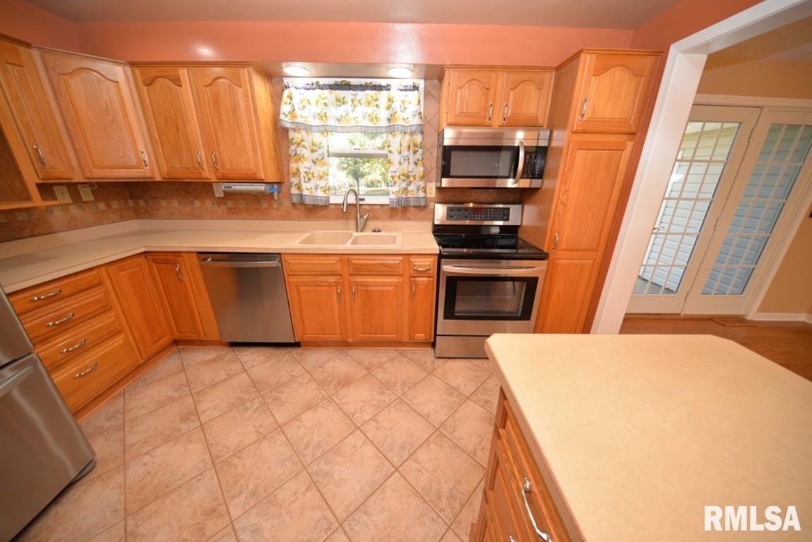 1021 Fairfield Road Mount Vernon, IL 62864 - Photo 26 of 65