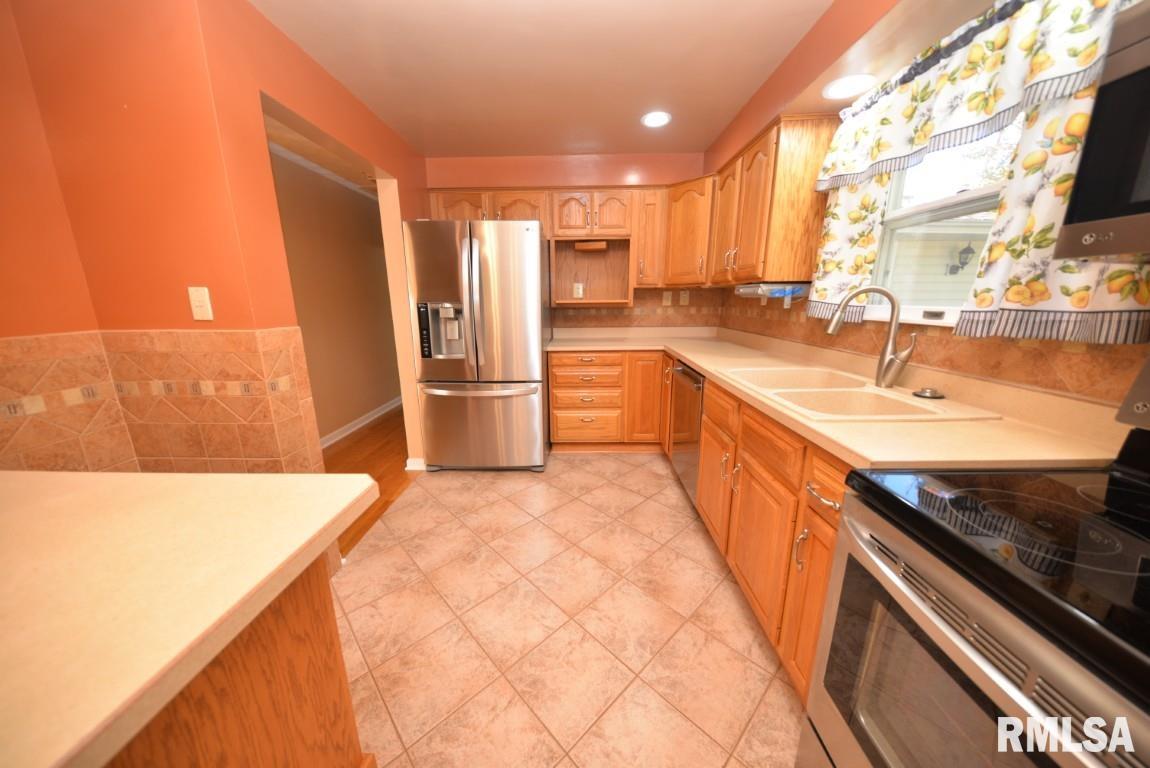 1021 Fairfield Road Mount Vernon, IL 62864 - Photo 30 of 65