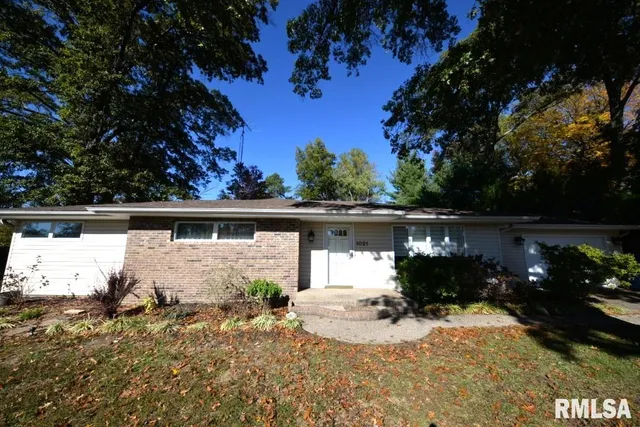 $225,000 | 1021 Fairfield Road, Mount Vernon, IL 62864