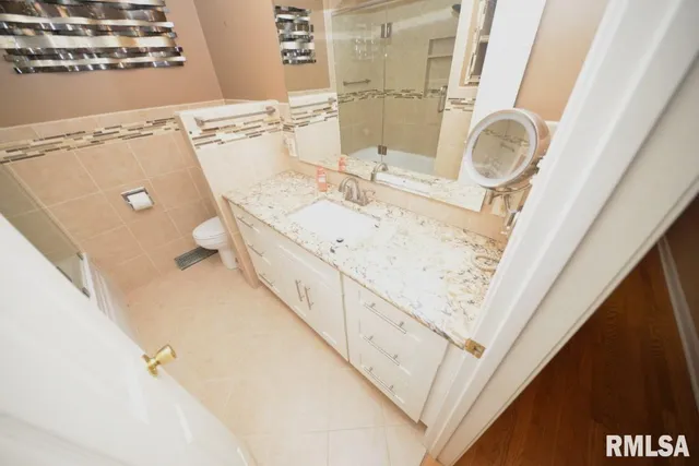 $225,000 | 1021 Fairfield Road, Mount Vernon, IL 62864