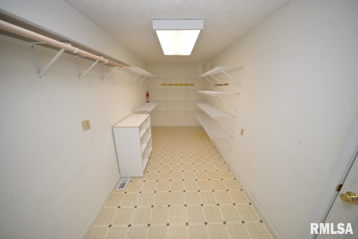 1021 Fairfield Road Mount Vernon, IL 62864 - Photo 48 of 65