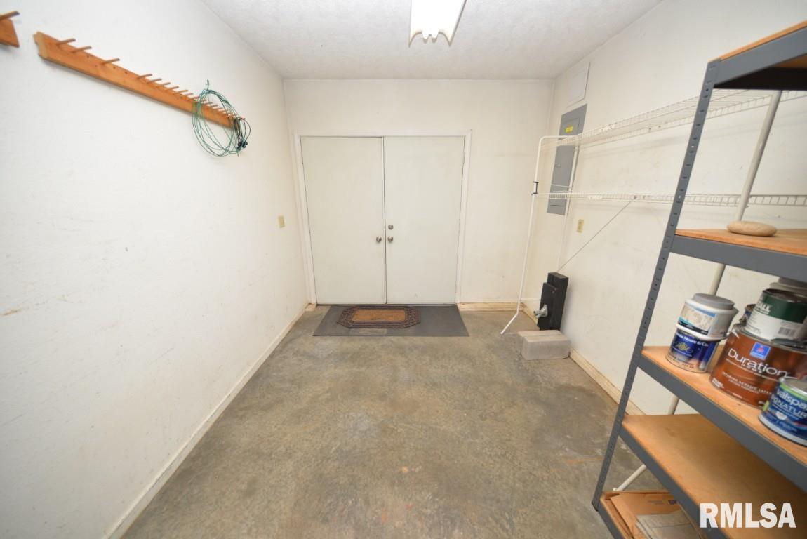 1021 Fairfield Road Mount Vernon, IL 62864 - Photo 52 of 65