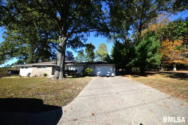 $225,000 | 1021 Fairfield Road, Mount Vernon, IL 62864