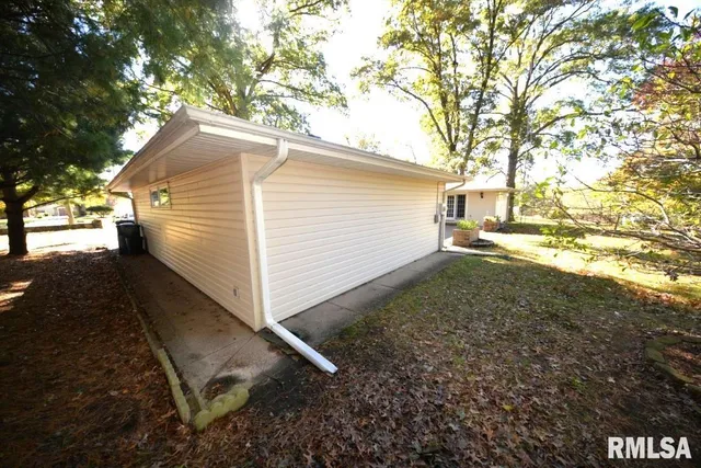 $225,000 | 1021 Fairfield Road, Mount Vernon, IL 62864