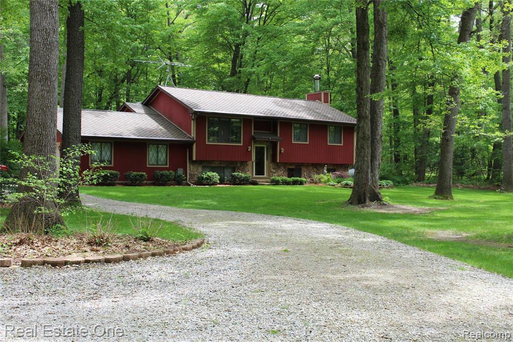 5189 Dutton Road Gregory, MI 48137 - Photo 1 of 13