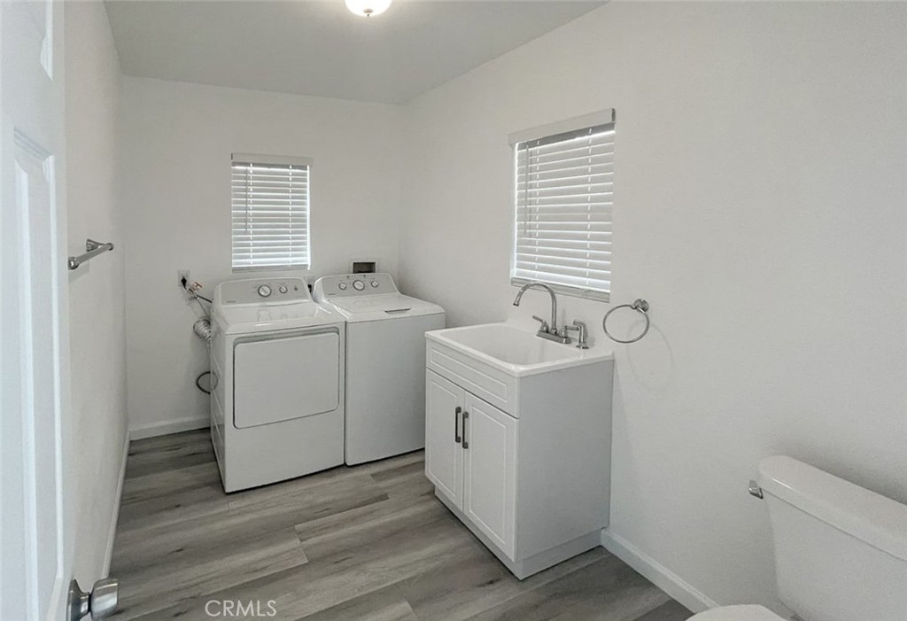 13517 Franklin Street Whittier, CA 90602 - Photo 13 of 22 a utility room with dryer and washer