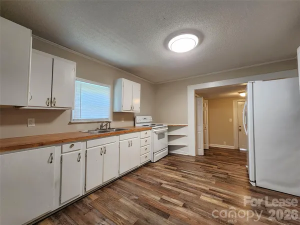 $1,450 | 121 Willow Lane Northwest, Concord, NC 28025