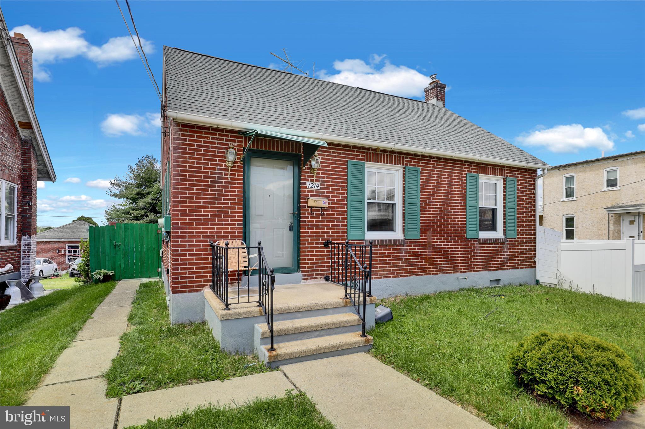 1214 Luzerne Street Reading, PA 19601 - Photo 3 of 19 360_6741