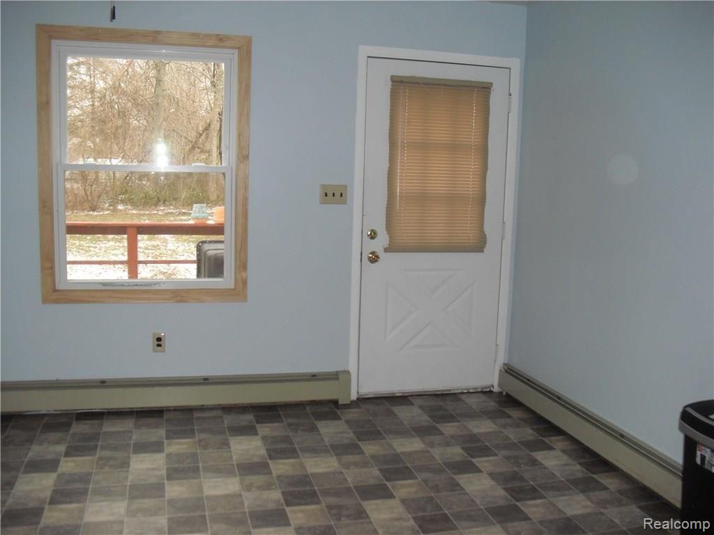 27099 Delos Road New Boston, MI 48164 - Photo 9 of 24