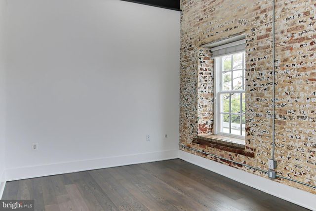 $430,000 | 515 North Washington Street, Unit 303, Alexandria, VA 22314