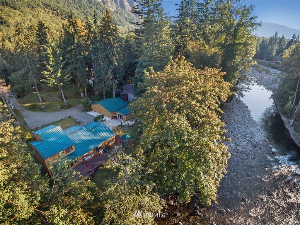 7535 Moon Valley Road Southeast North Bend, WA 98045 - Photo 2 of 25 Gallery Image 2