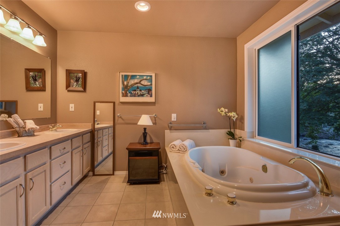 7535 Moon Valley Road Southeast North Bend, WA 98045 - Photo 12 of 25 Gallery Image 12