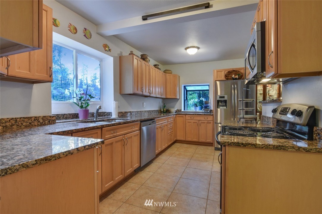 7535 Moon Valley Road Southeast North Bend, WA 98045 - Photo 4 of 25 Gallery Image 4