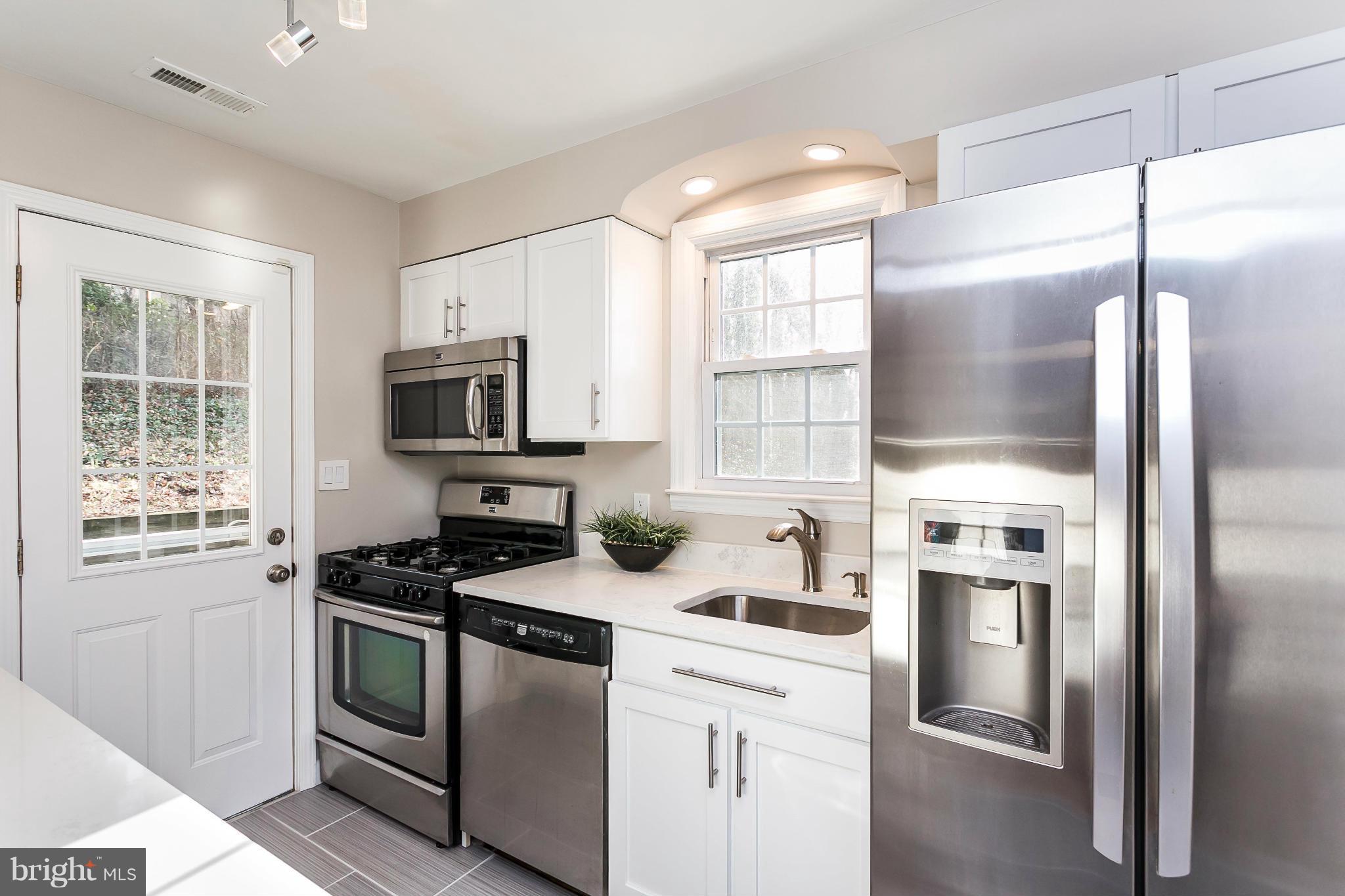 15 Beacon Hill Road Baltimore, MD 21207 - Photo 11 of 30 Kitchen